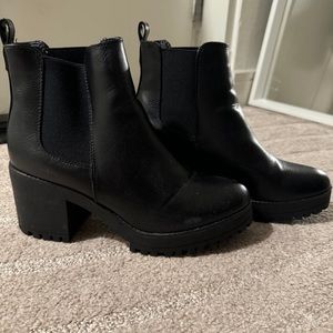 Nasty gal Chelsea black leather boots